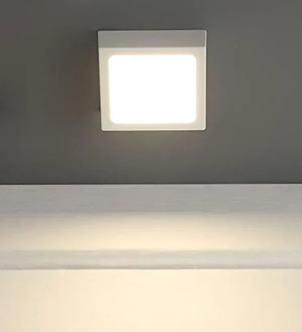 _15Watts_Surface_Panel_Square_Light_(Natural_White_-_4000K,_Square)