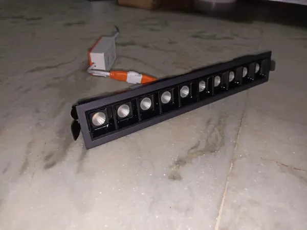_2x10_Watt_10_Eye_Laser_Blade_Linear_Black_Body_Black_Reflector_Spotlight_for_Indoor_Lighting,_(28_cm_x_4.5_cm,_Aluminium_Body/Natural_White_Light)