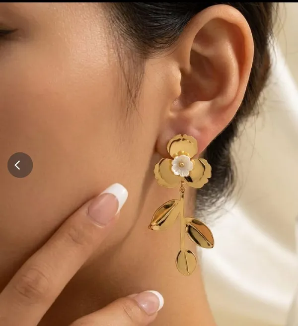 Gold_Plated_Designer_floral_party_earrings_for_women