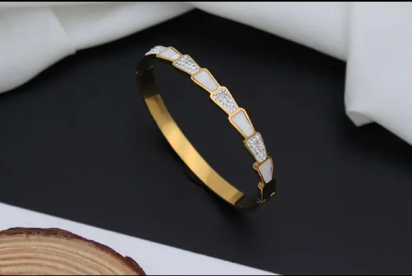 Gold_Plated_Scale_Pattern_White_Antitarnish_Kada_for_women