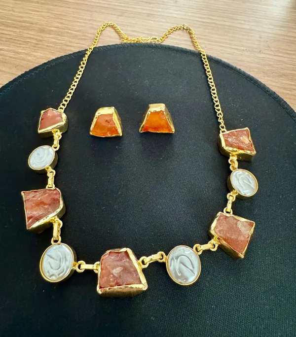 Orange_raw_Carnelian_and_Pearl_Statement_Necklace_For_Women