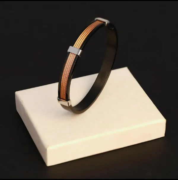 Mens_Kada_Black_Enamel_with_Copper_coloured_highlights_-_Large_(20_Size)