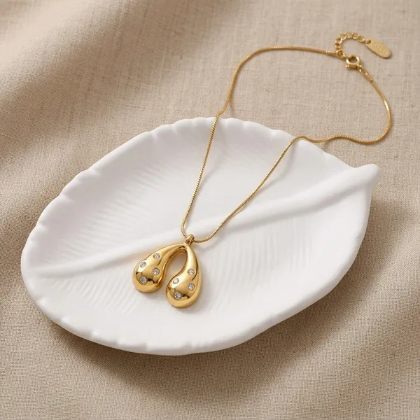Golden_Plated_Dewdrops_Pendant_Necklace_For_Women