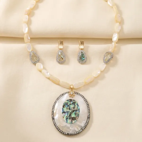White_Shell_Pearl_Fusion_Necklace_For_Women