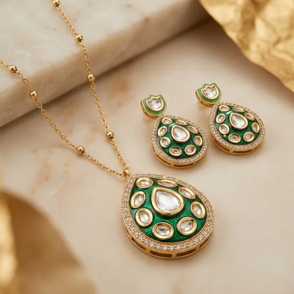 Green_Tone_Kundan_Emerald_Teardrop_Necklace_Set_For_Women