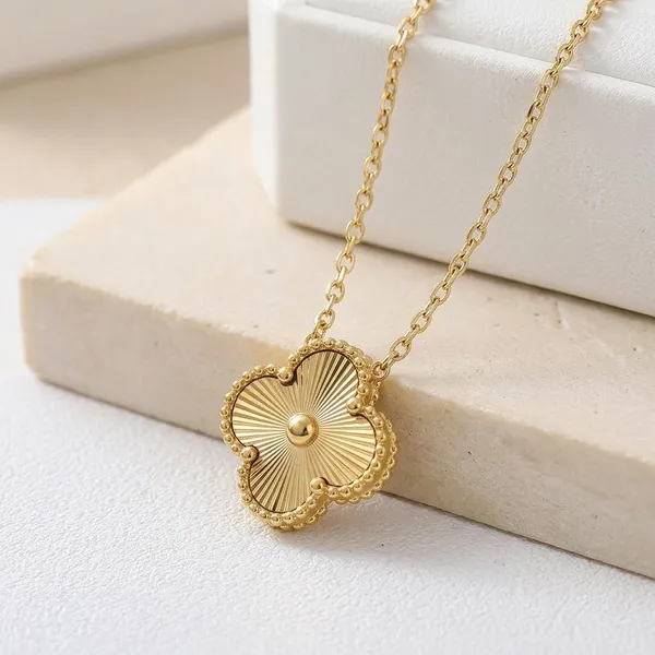 Golden_Gold_Plated_Clover_Pendant_Necklace_For_Women