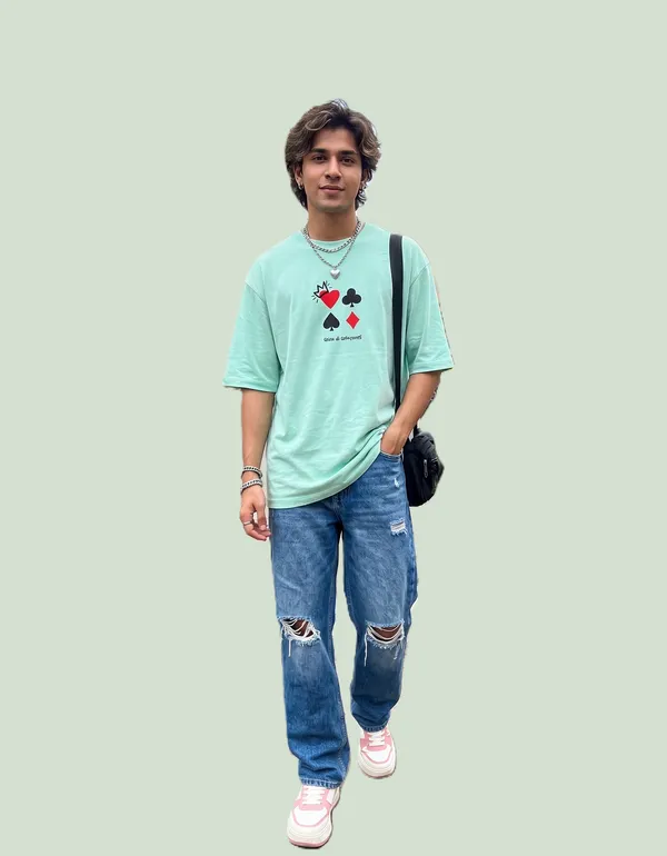 Mint_Cotton_Oversized_Queen_Card_Graphic_T_Shirt_For_Men