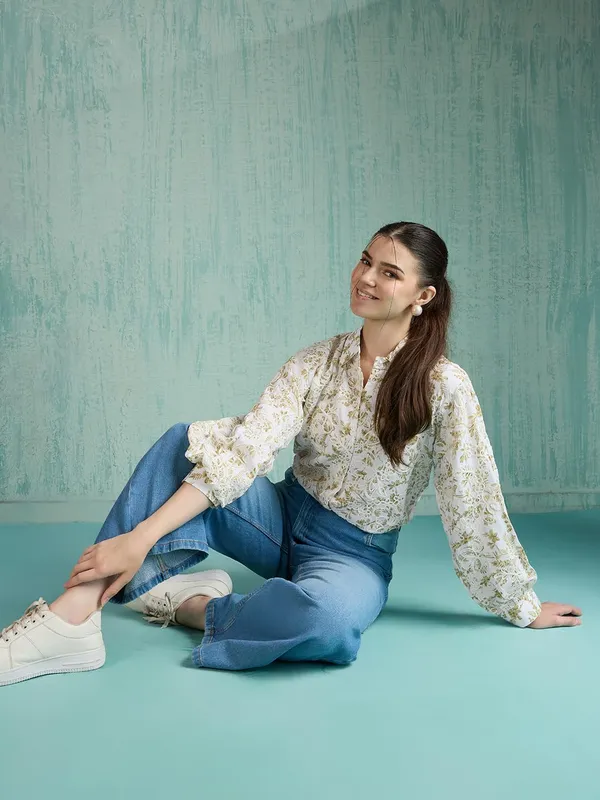 Womens_Polyester_Button_Down_Shirt