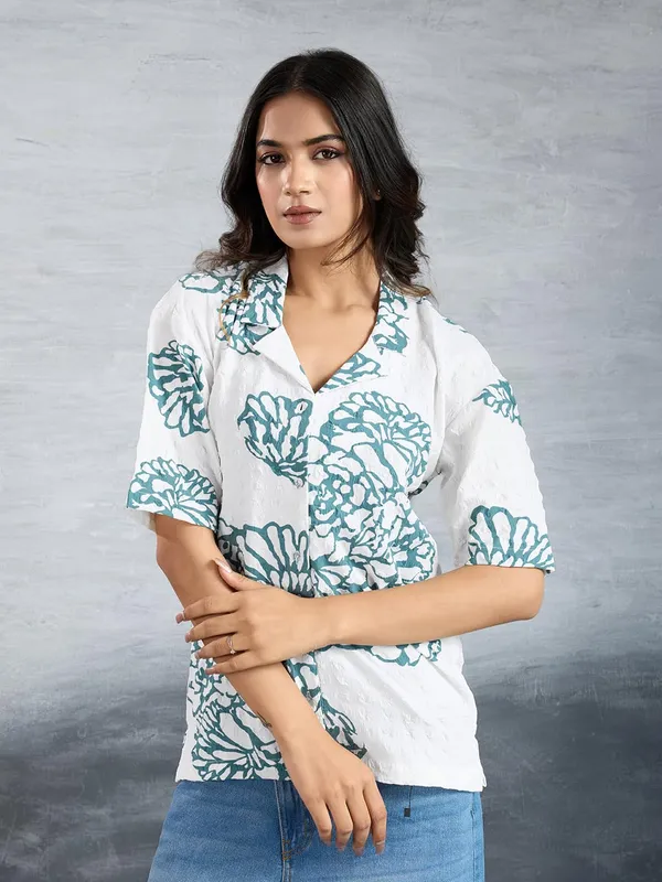 Womens_Polyester_Button_Down_Shirt