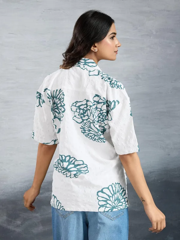 Womens_Polyester_Button_Down_Shirt