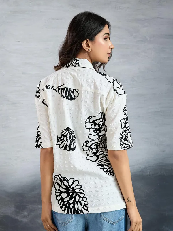 Womens_Polyester_Button_Down_Shirt