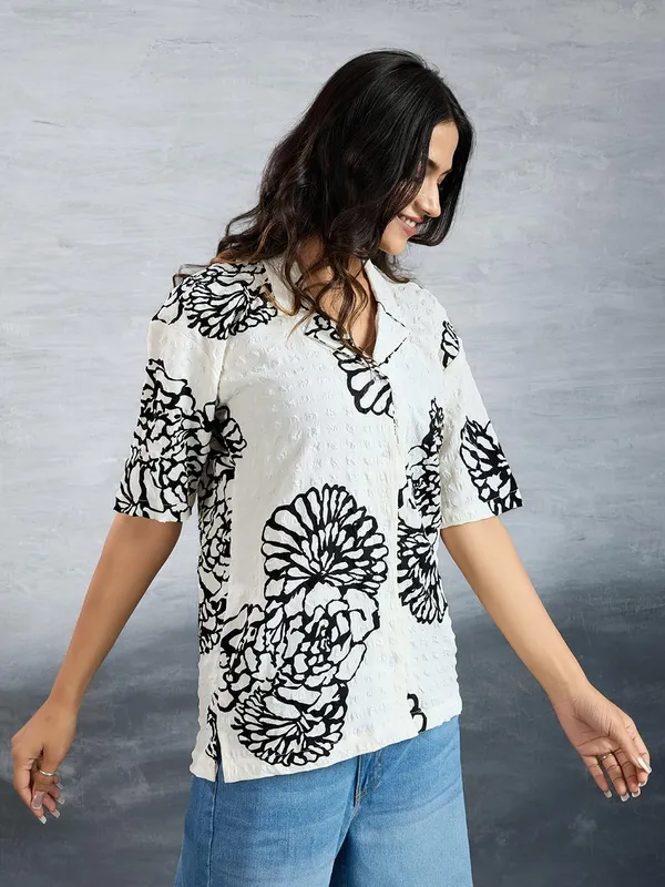 Womens_Polyester_Button_Down_Shirt