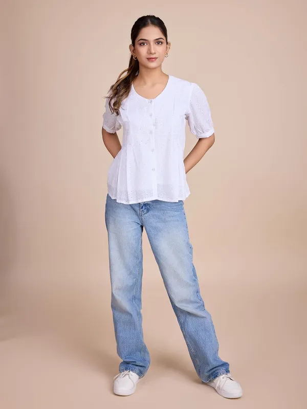 Womens_Cotton_Schiffli_Top_With_Crepe_Inner