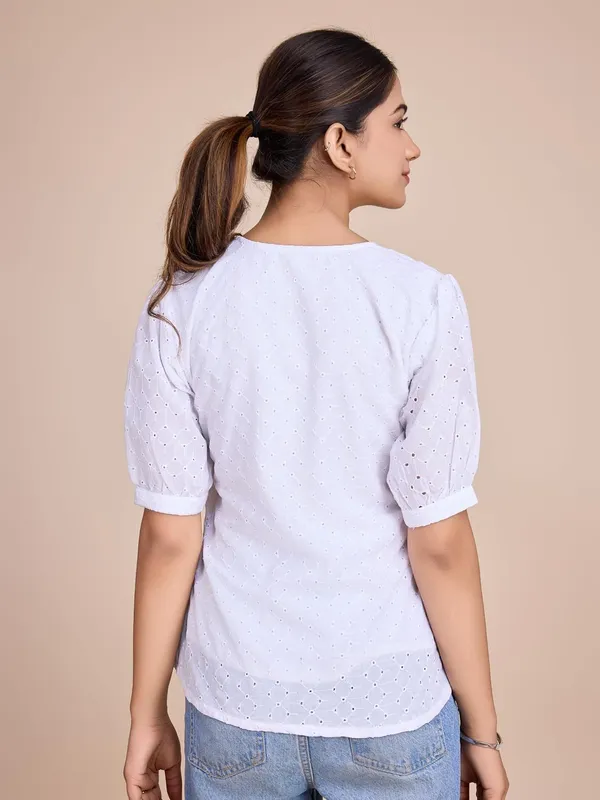 Womens_Cotton_Schiffli_Top_With_Crepe_Inner