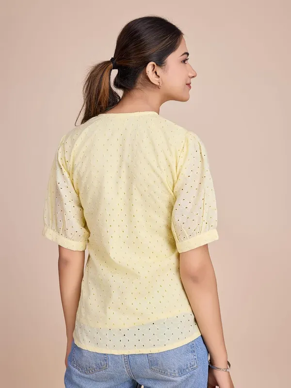 Womens_Cotton_Schiffli_Top_With_Crepe_Inner