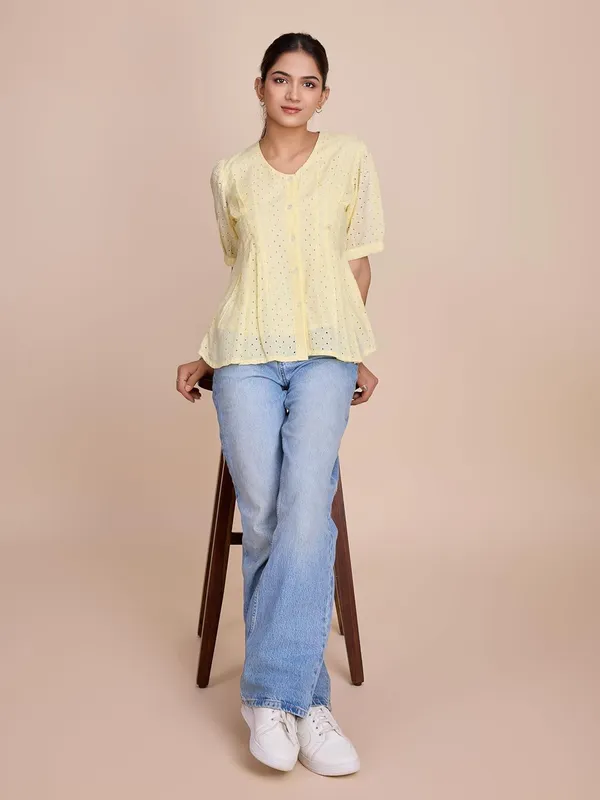 Womens_Cotton_Schiffli_Top_With_Crepe_Inner