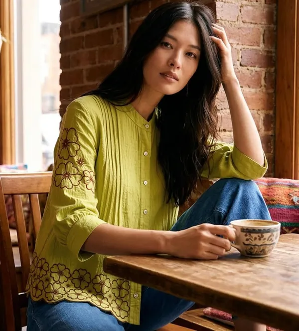 Womens_Embroidered_Button_Down_Shirt