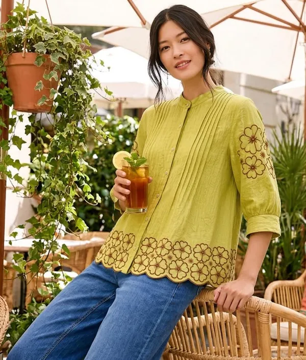 Womens_Embroidered_Button_Down_Shirt