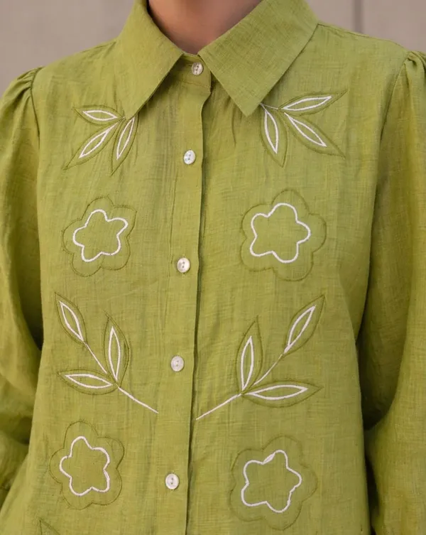 Womens_Embroidered_Button_Down_Shirt