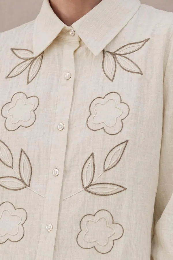 Womens_Embroidered_Button_Down_Shirt