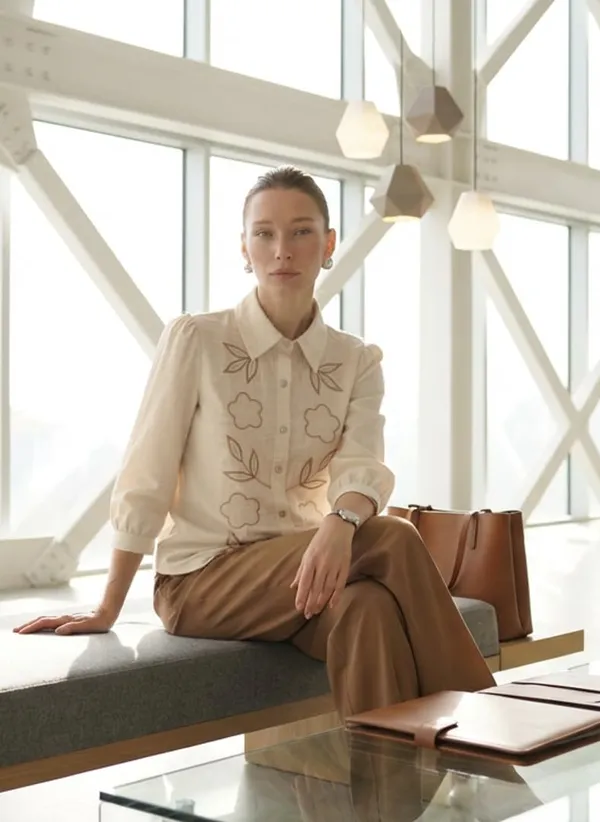 Womens_Embroidered_Button_Down_Shirt