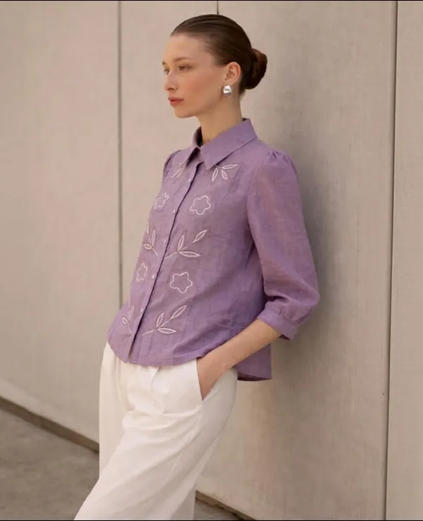 Womens_Embroidered_Button_Down_Shirt