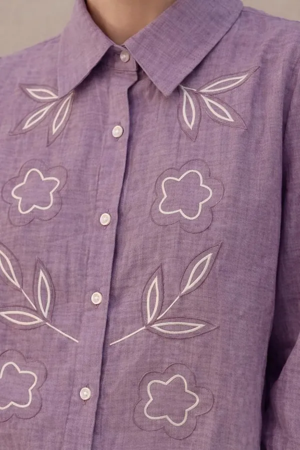 Womens_Embroidered_Button_Down_Shirt