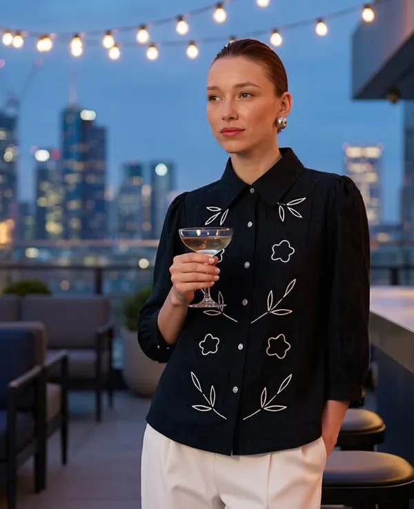 Womens_Embroidered_Button_Down_Shirt