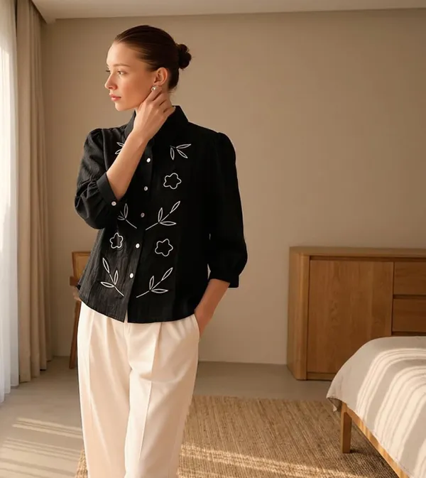 Womens_Embroidered_Button_Down_Shirt