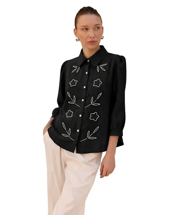 Womens_Embroidered_Button_Down_Shirt