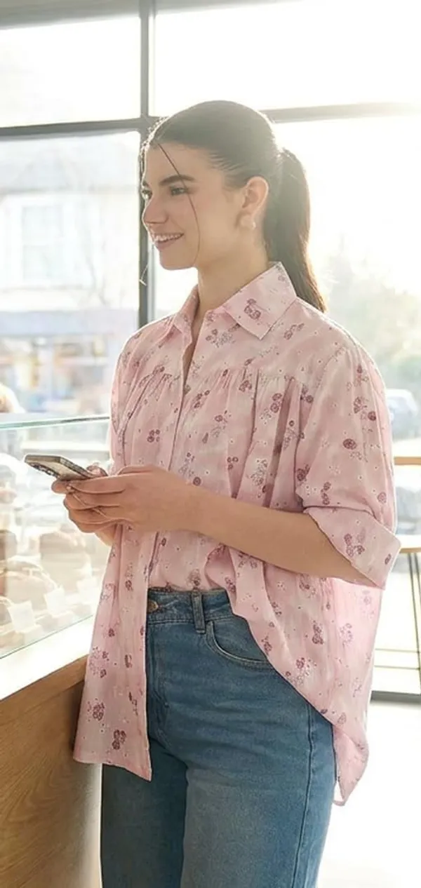 Womens_Collared_Button_Down_Shirt