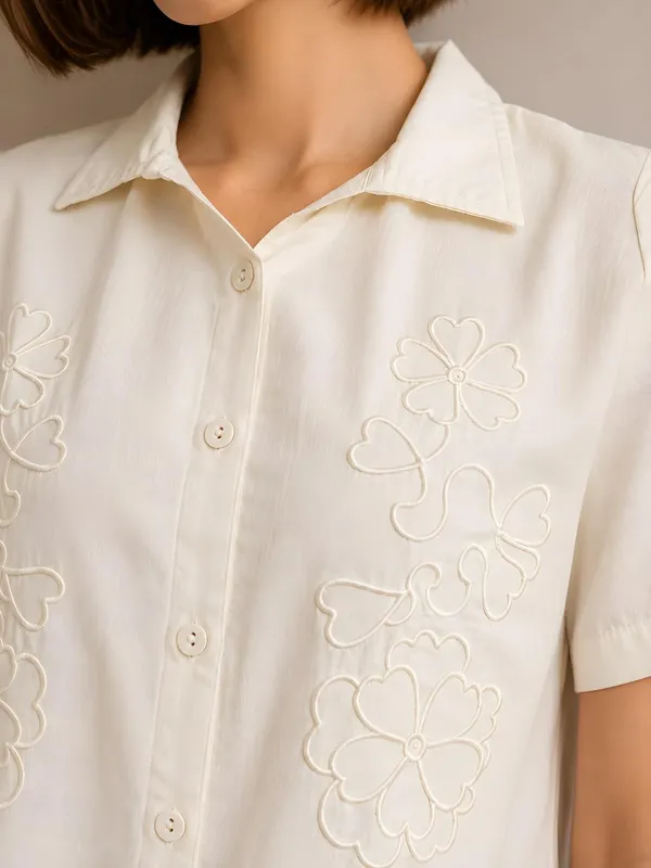 Floral_Embroidered_Button_Down_Crop_Shirt