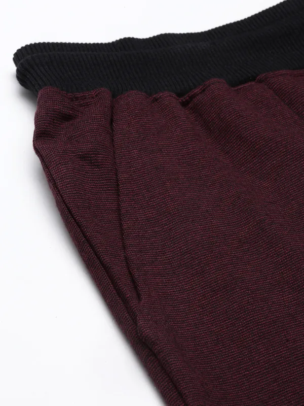 Maroon_Cotton_Blend_Casual_Shorts_For_Men