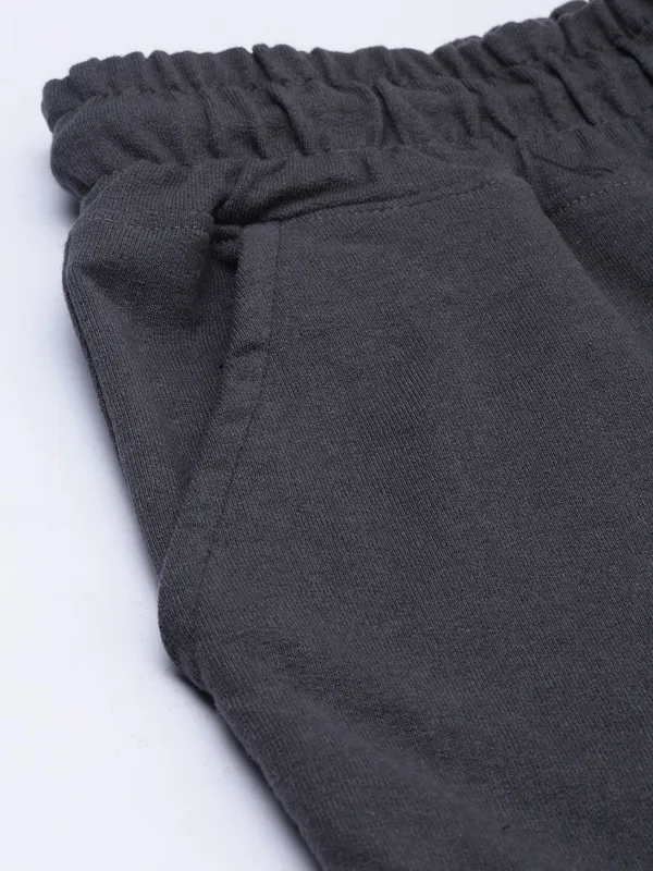 Charcoal_Grey_Cotton_Cargo_Shorts_With_Drawstring_For_Men
