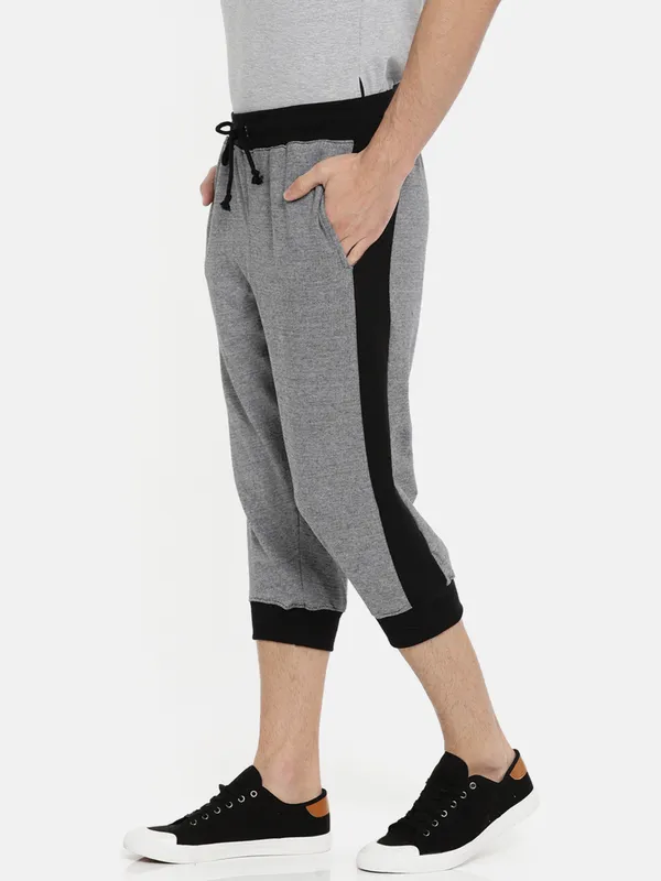 Black_And_Grey_Cotton_Blend_Capri_Joggers_With_Side_Panel_For_Men