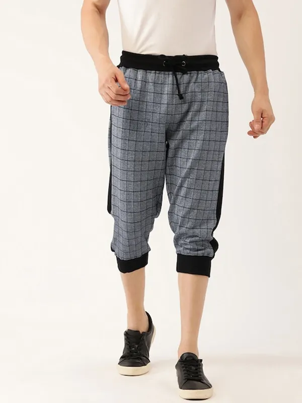 Grey_And_Black_Checked_Cotton_Blend_Capri_Joggers_For_Men