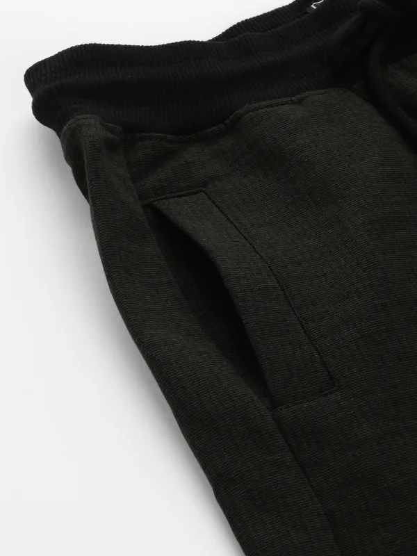 Black_Mesh_Basketball_Shorts_With_White_Trim_For_Men