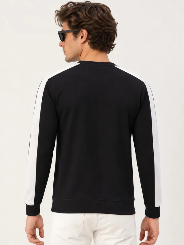 Black_Knit_Regular_Fit_Sweatshirt_for_Men