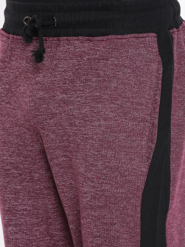 Maroon_And_Black_Melange_Cotton_Blend_Capri_Joggers_For_Men