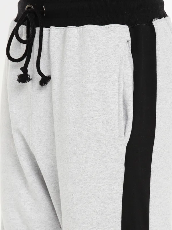 Grey_And_Black_Cotton_Colorblock_Capri_Joggers_For_Men