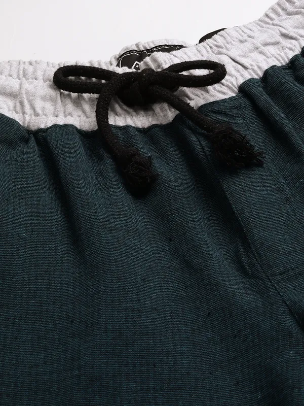 Green_Blue_Cotton_Blend_Contrast_Waistband_Shorts_For_Men