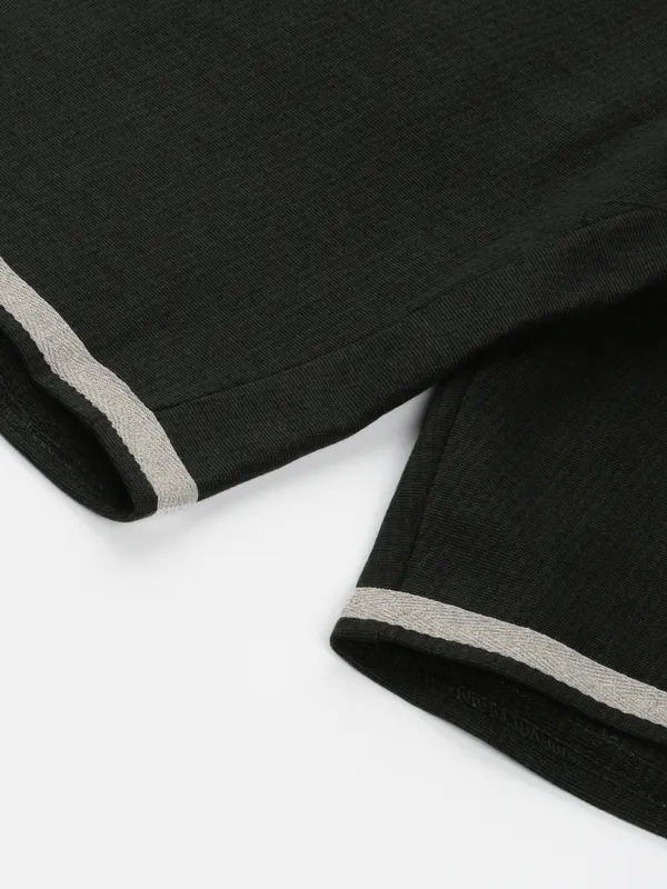 Black_Mesh_Basketball_Shorts_With_White_Trim_For_Men