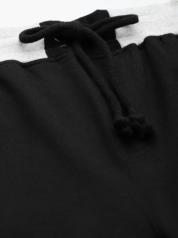 Black_Cotton_Blend_Drawstring_Casual_Shorts_For_Men