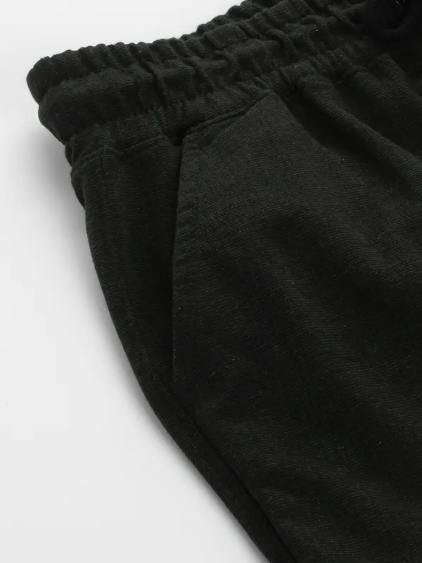 Black_Cotton_Blend_Relaxed_Fit_Drawstring_Shorts_For_Men