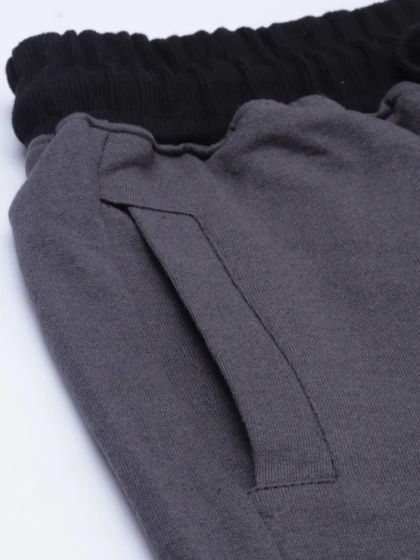 Grey_Contrast_Trim_Cotton_Blend_Sports_Shorts_For_Men