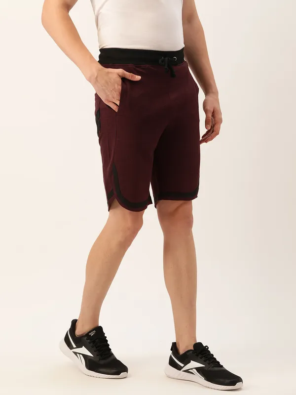 Maroon_And_Black_Cotton_Knit_Drawstring_Shorts_For_Men