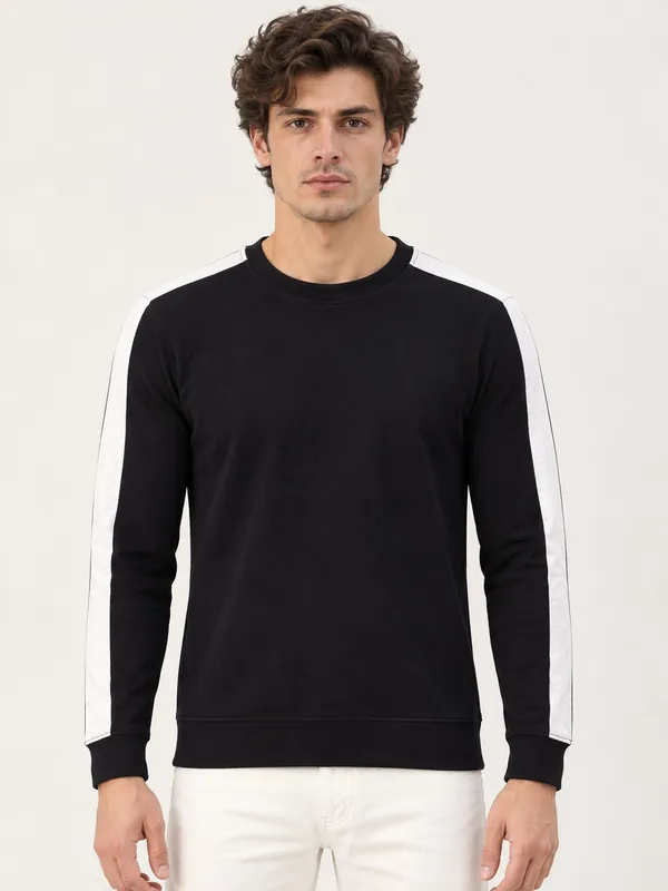 Black_Knit_Regular_Fit_Sweatshirt_for_Men