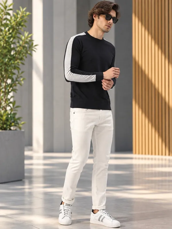 Black_Knit_Regular_Fit_Sweatshirt_for_Men