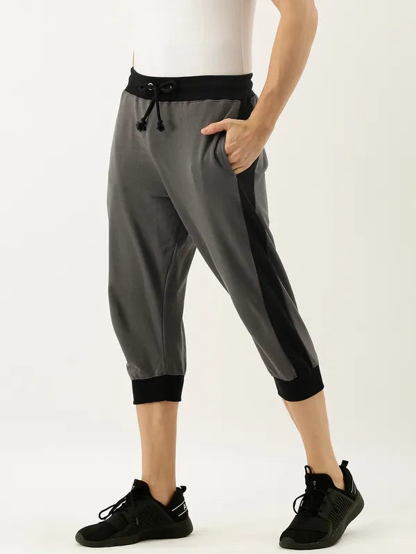 Grey_And_Black_Color_Block_Cotton_Blend_Capri_Joggers_For_Men
