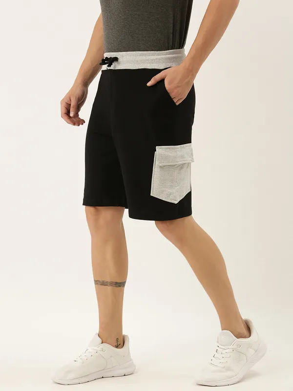 Black_Cotton_Blend_Relaxed_Fit_Contrast_Pocket_Shorts_For_Men